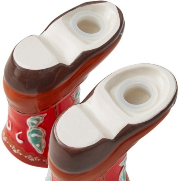 The Pioneer Woman Boot Salt and Pepper Shakers - Picture 5 of 7